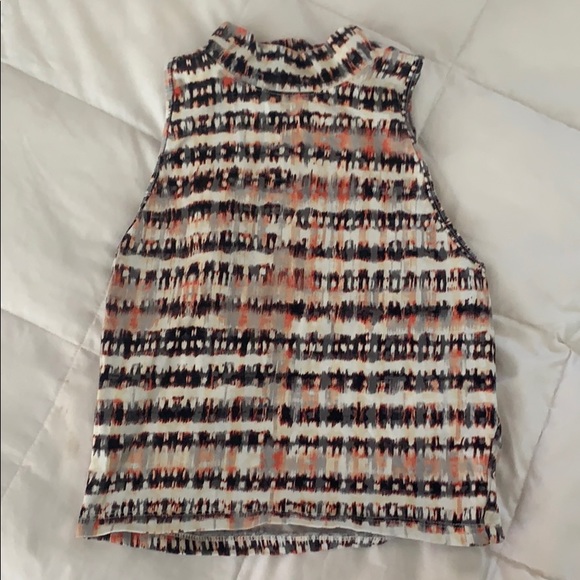 Patterned Crop Top - Picture 2 of 2